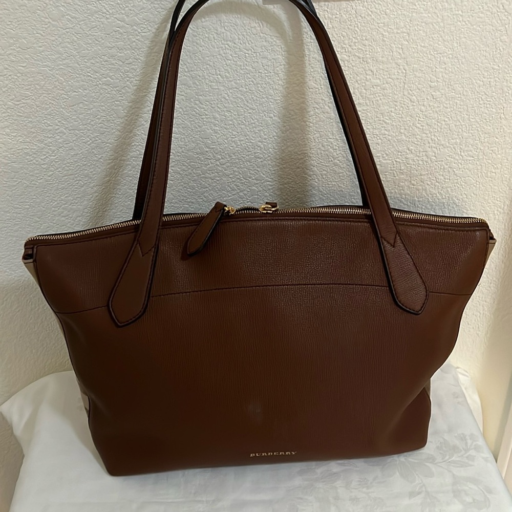 Large Leather Burberry bag